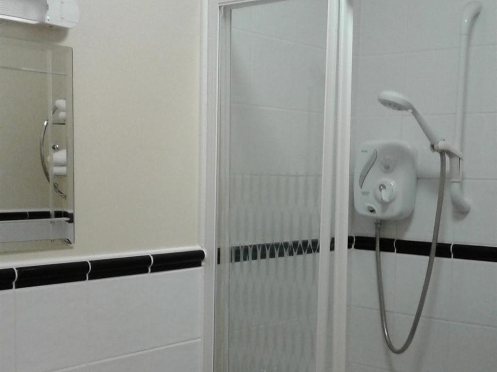 Clancys Of Glenfarne Hotel Room photo